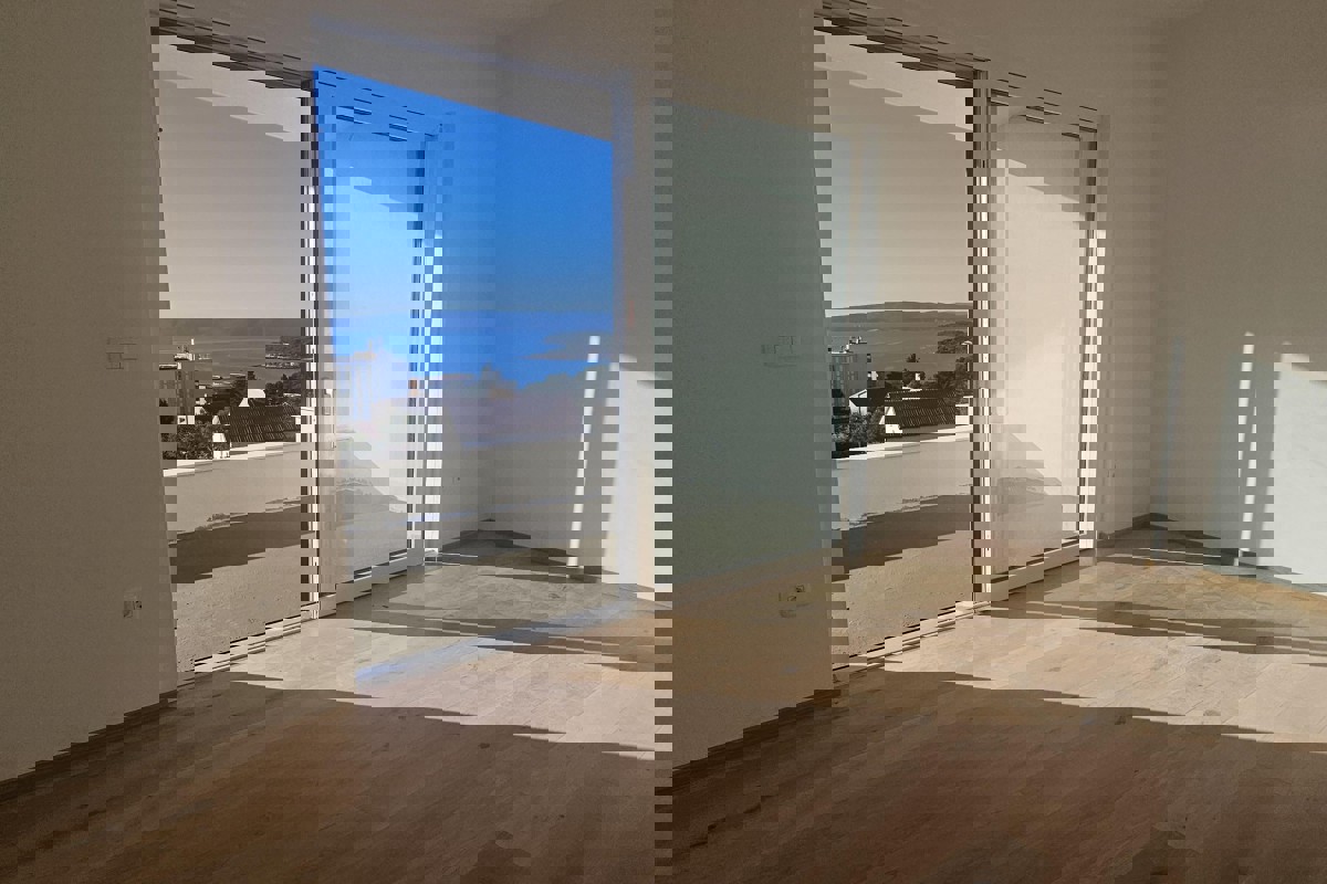 Moderno appartamento duplex con vista mare