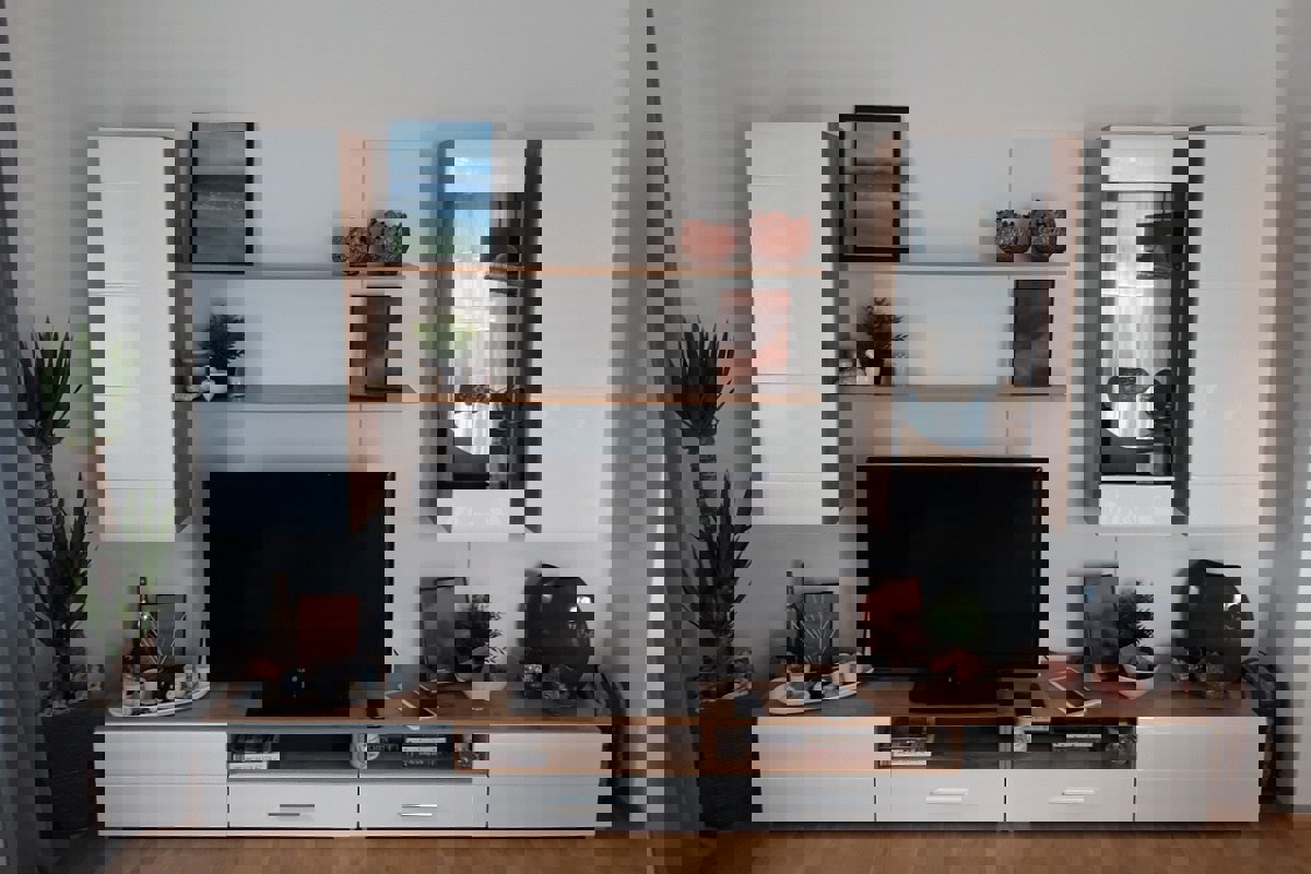 Moderno appartamento con due camere da letto e ampia terrazza in un edificio di recente costruzione