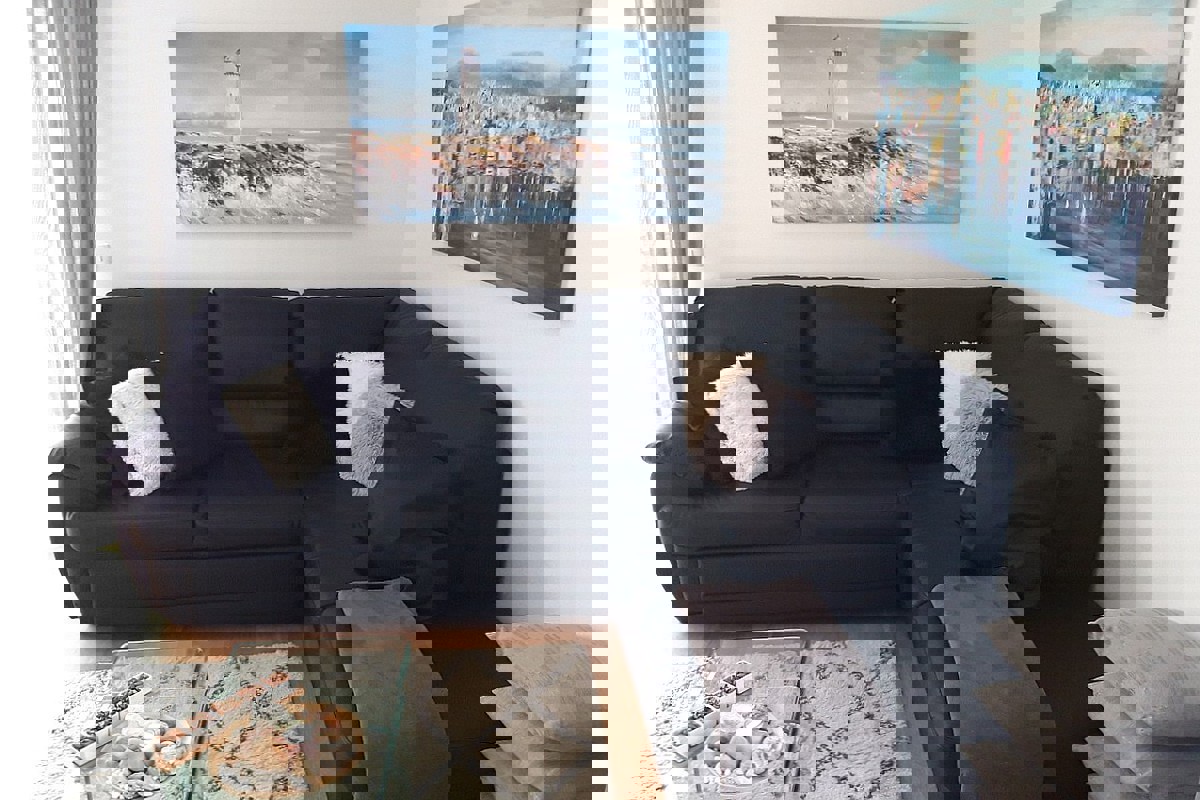 Moderno appartamento con due camere da letto e ampia terrazza in un edificio di recente costruzione