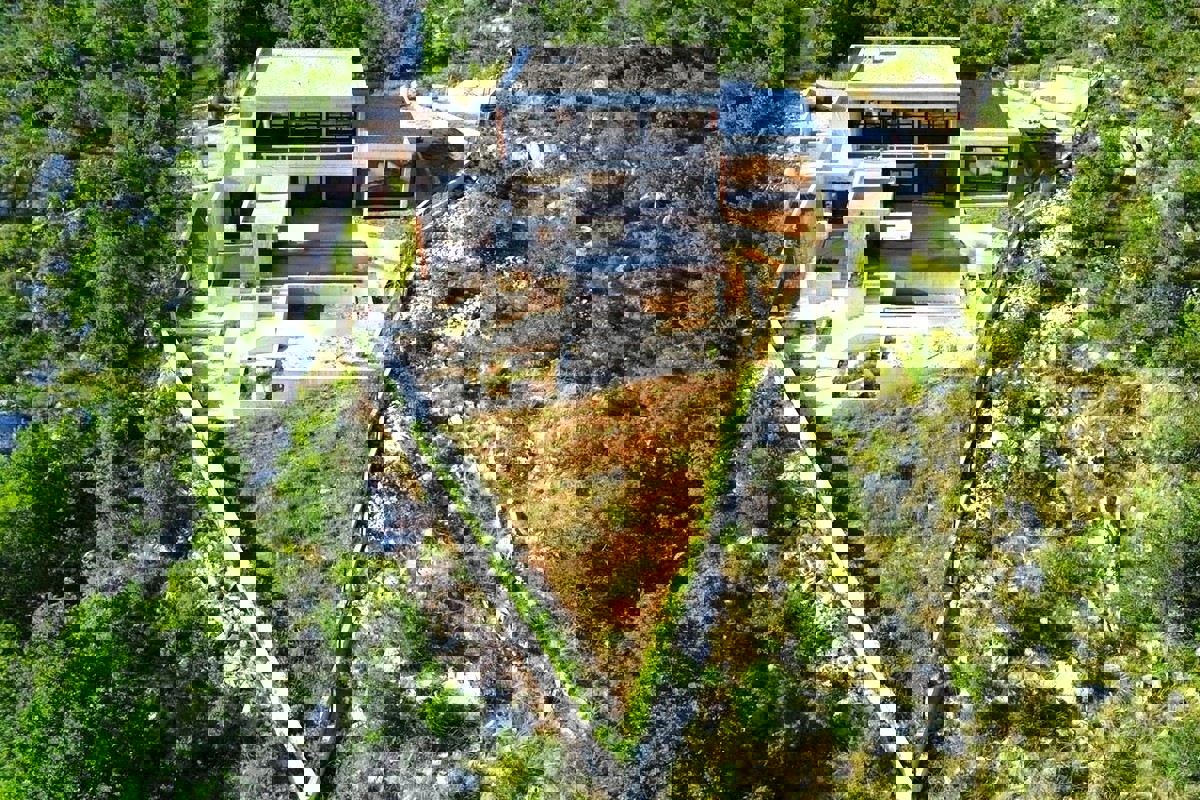 Villa moderna con vista panoramica sul mare