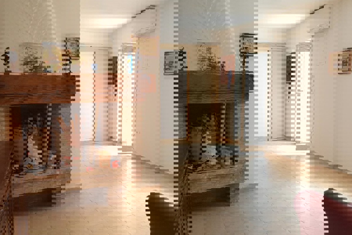 Casa a tre piani vicino al centro