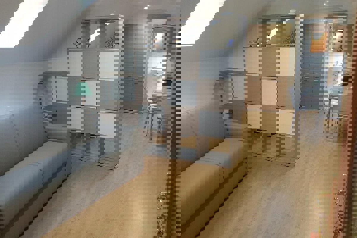 Casa a tre piani vicino al centro