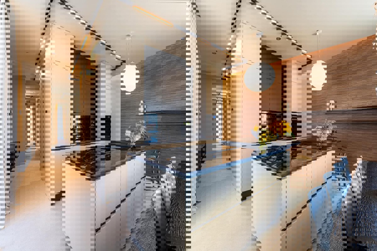 Villa di design con piscina e vista mare