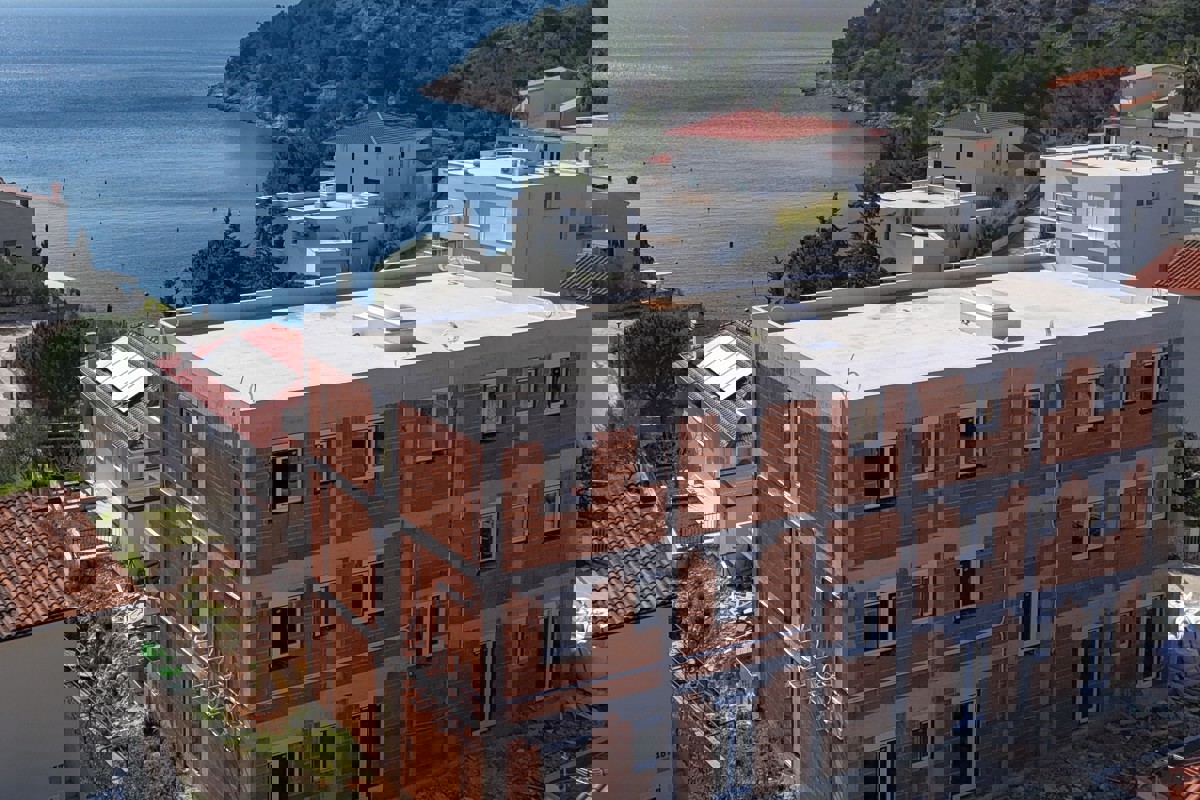 Appartamento con due camere da letto e vista mare in un nuovo edificio