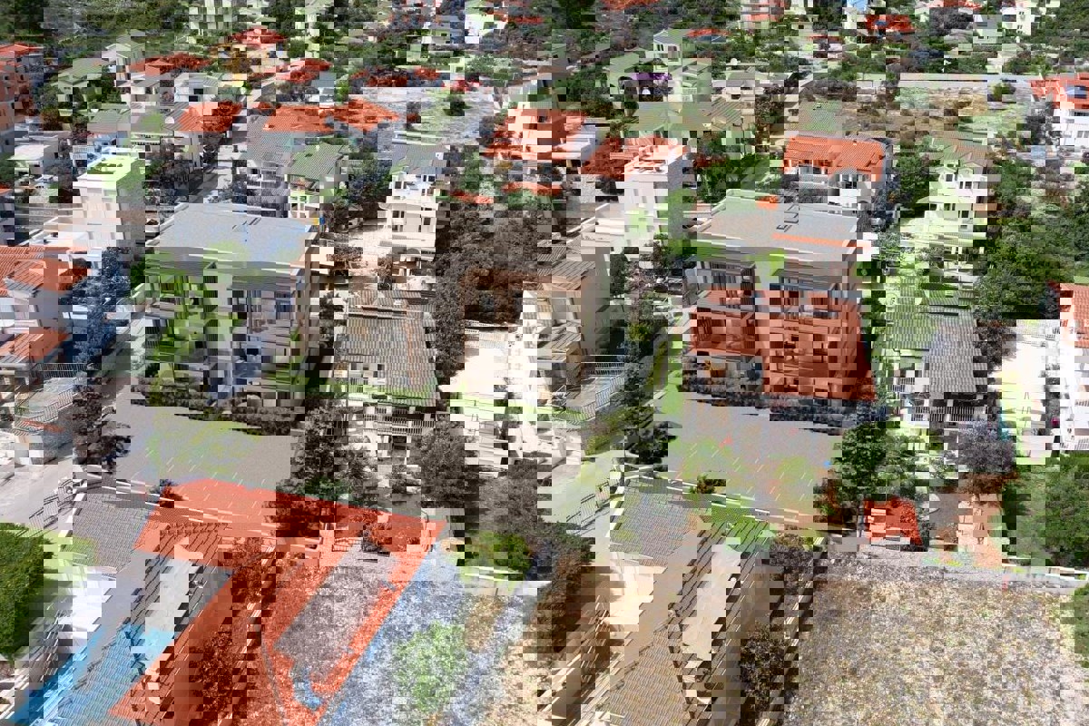 Appartamento con due camere da letto e vista mare in un nuovo edificio