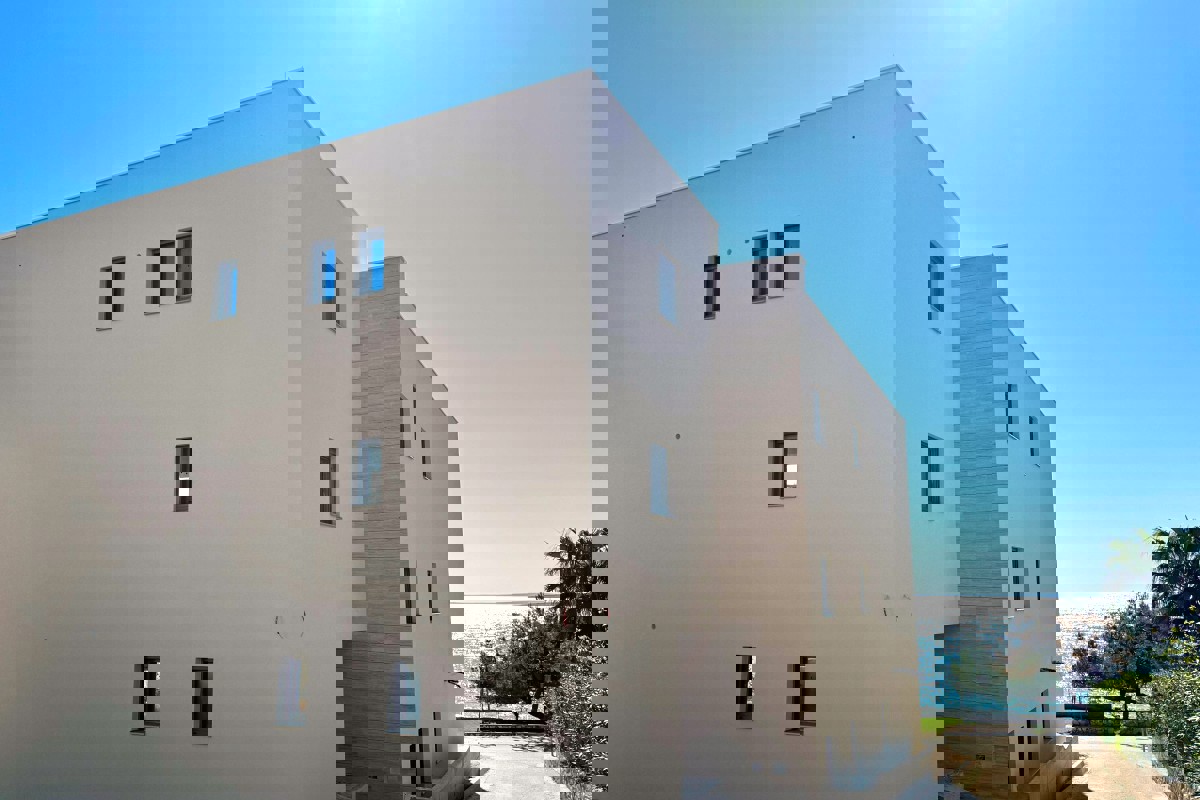 Appartamento bilocale in prima fila sul mare