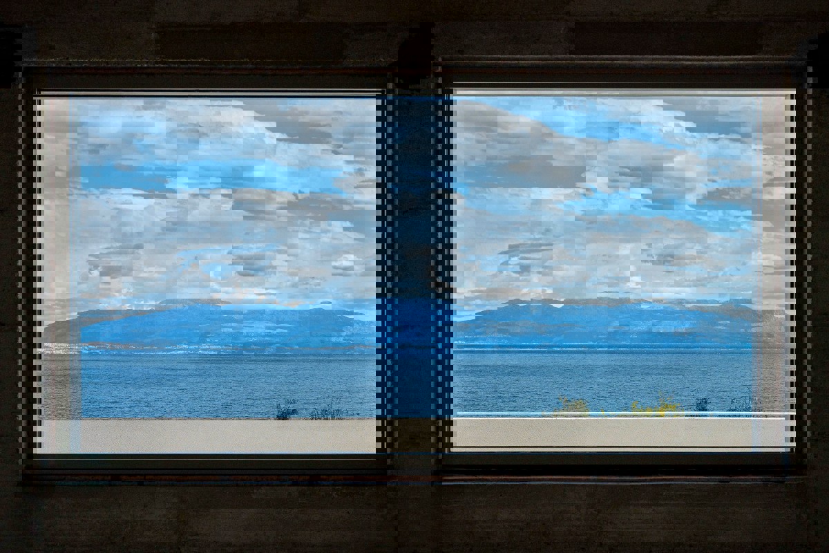 Villa moderna in posizione tranquilla con vista mare aperto