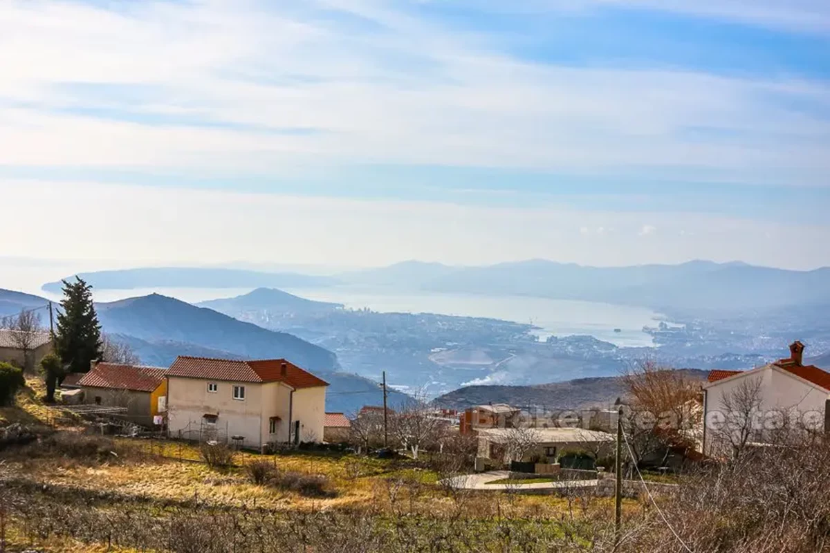 Casa in pietra ristrutturata, in vendita