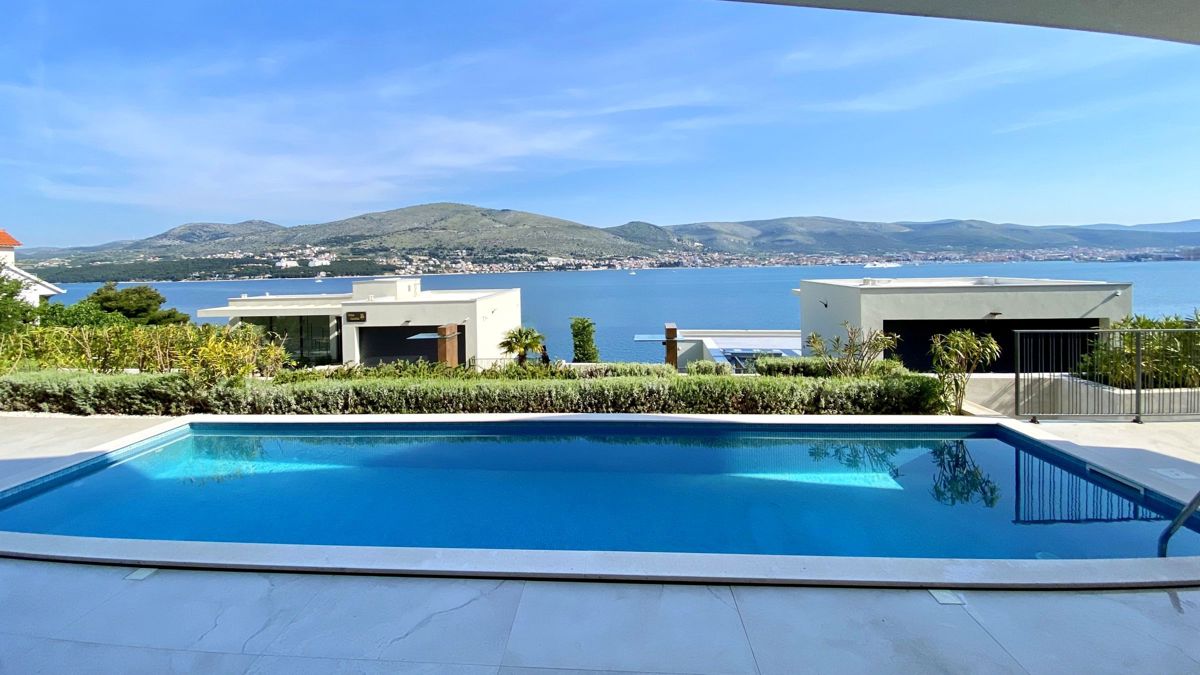 Villa di nuova costruzione con piscina