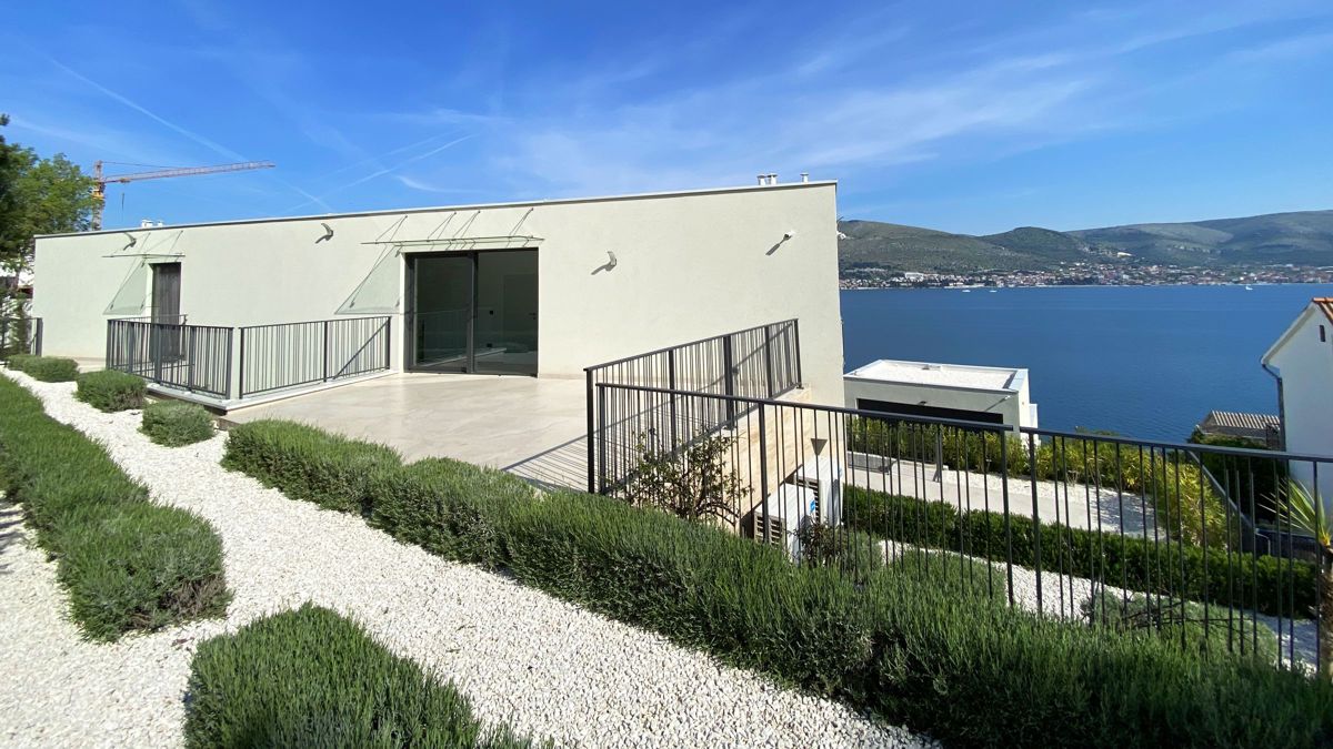 Villa di nuova costruzione con piscina
