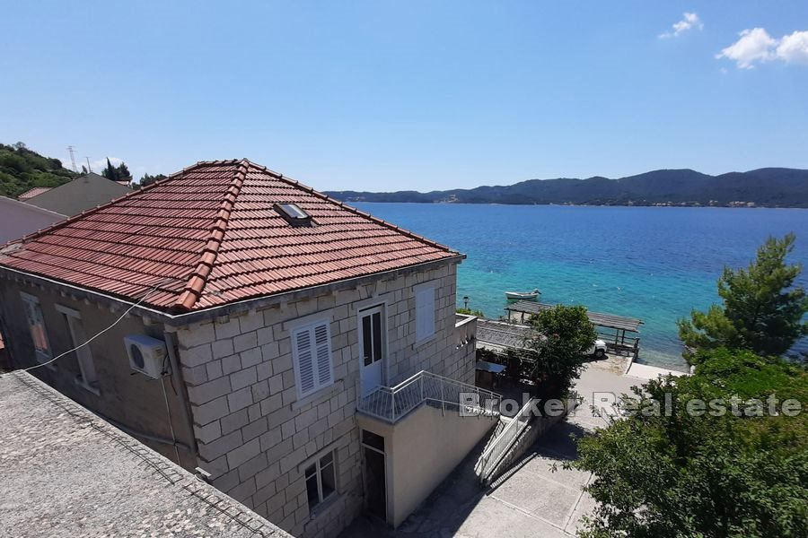 Ristorante in prima fila sul mare