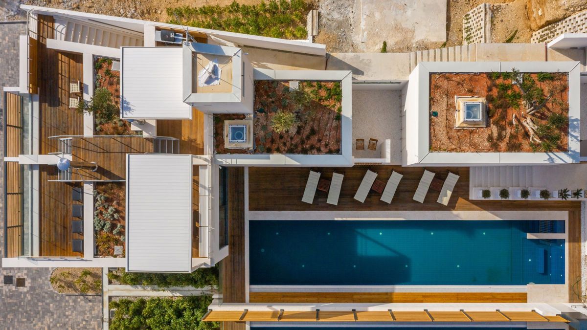 Villa con piscina e vista mare