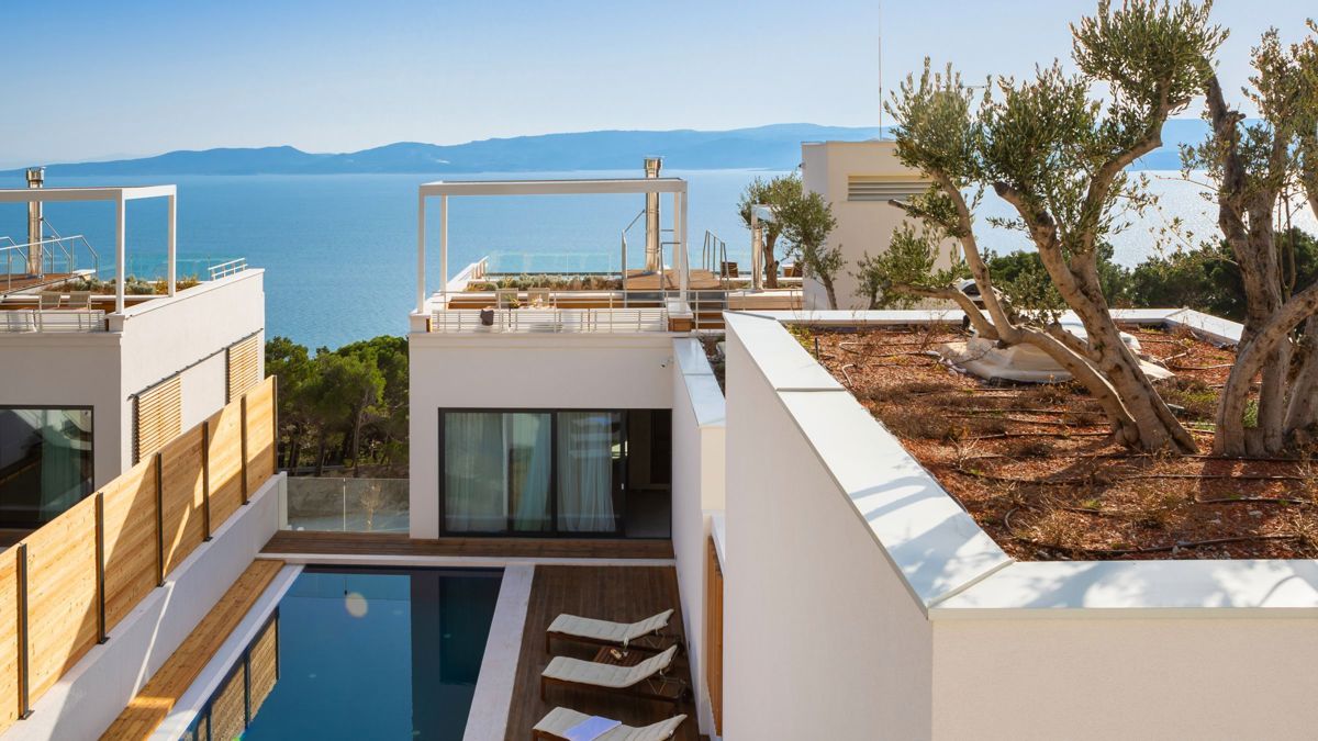 Villa con piscina e vista mare