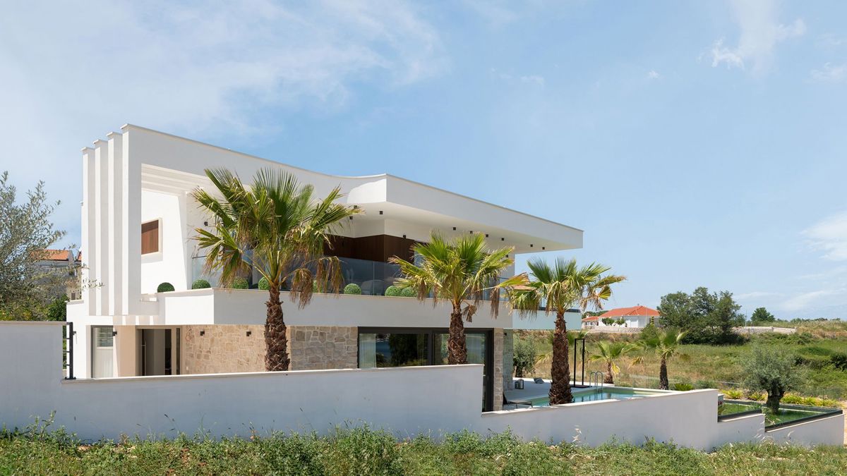 Villa con piscina vicino al mare