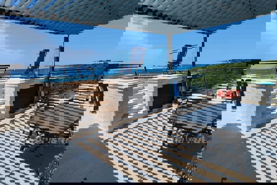 Attico con vista mare