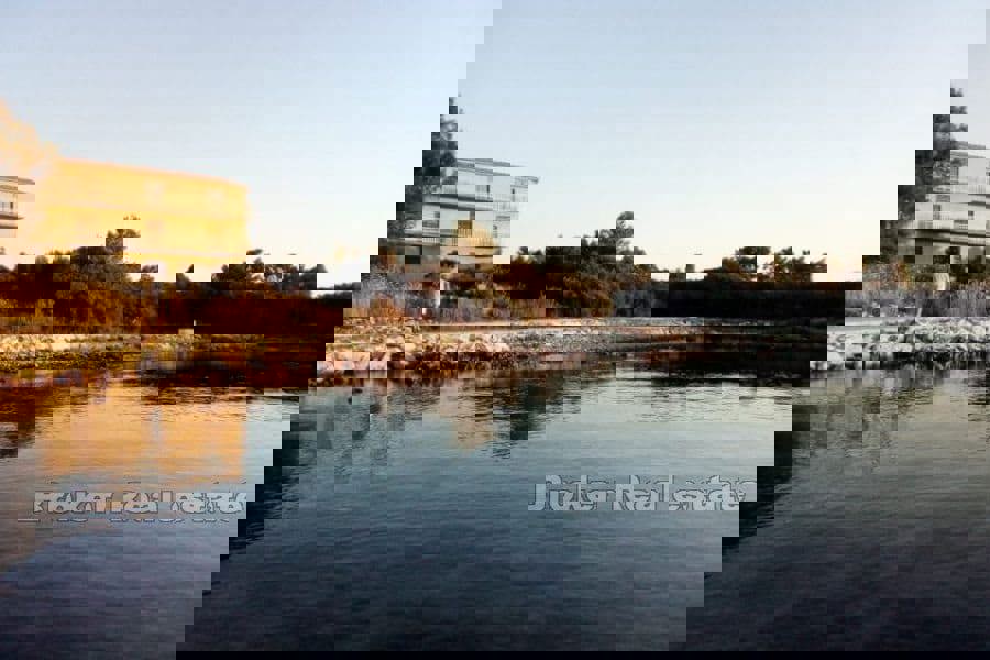 Atterra in prima fila sul mare