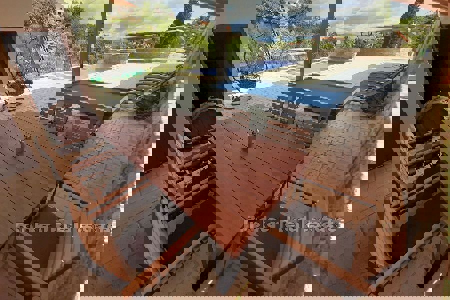 Villa in pietra ristrutturata con piscina