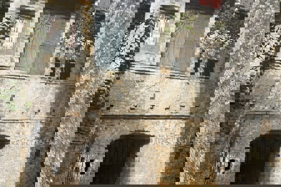 Casa nel centro di un piccolo paese