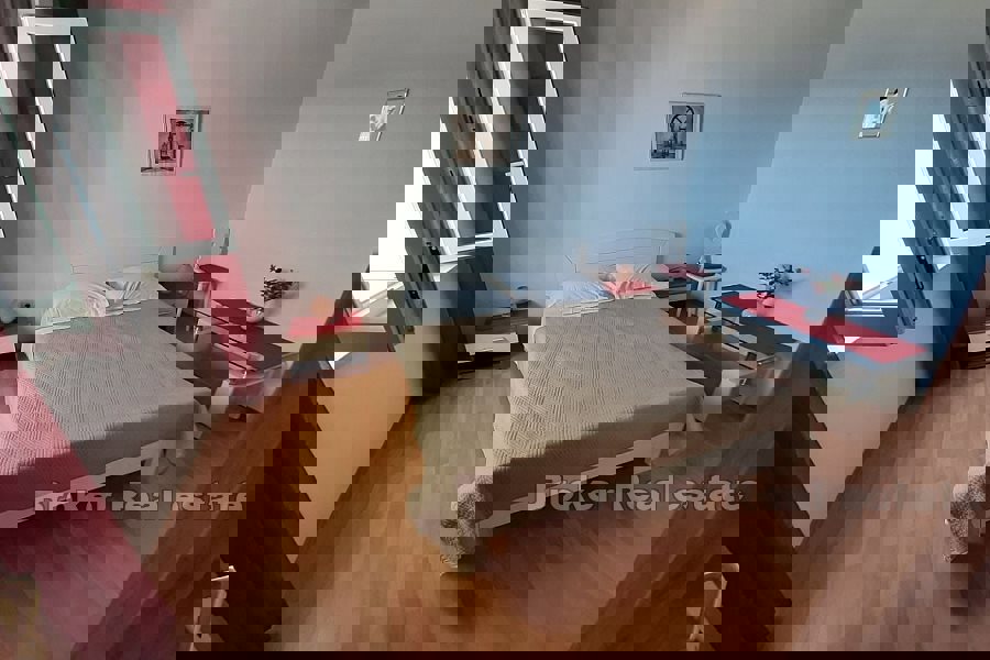 Spazioso appartamento con vista mare