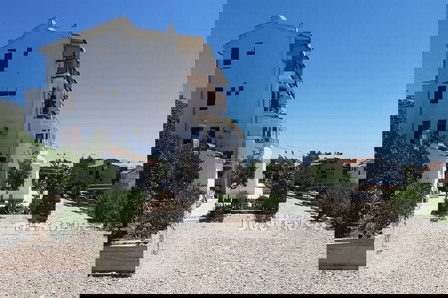 Spazioso appartamento con vista mare