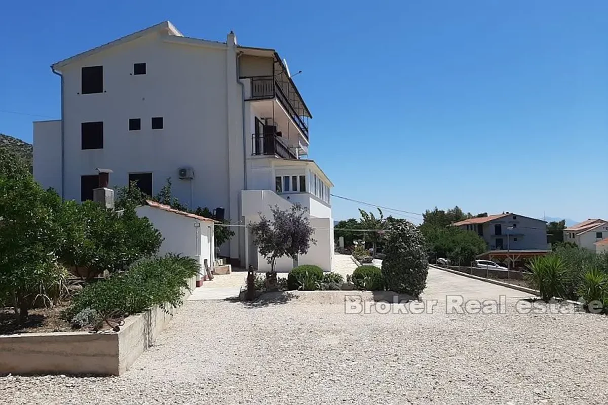 Spaziosi appartamenti con vista mare