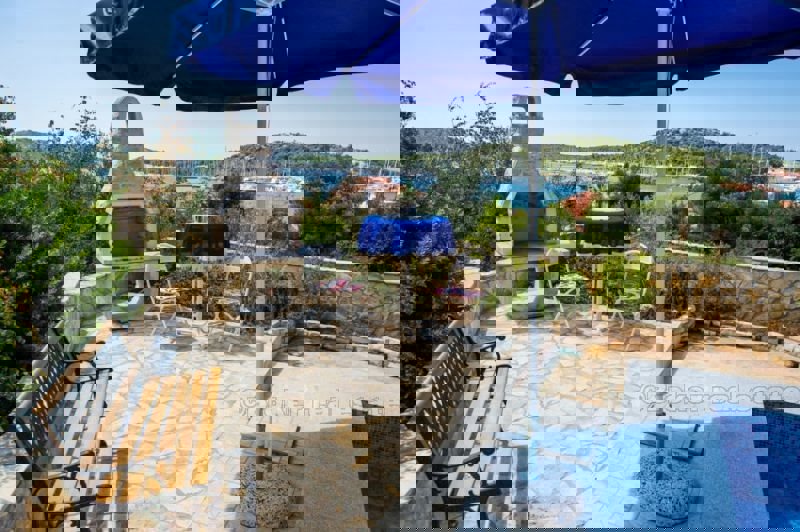 Bella e lussuosa villa a 200m dal mare, in vendita