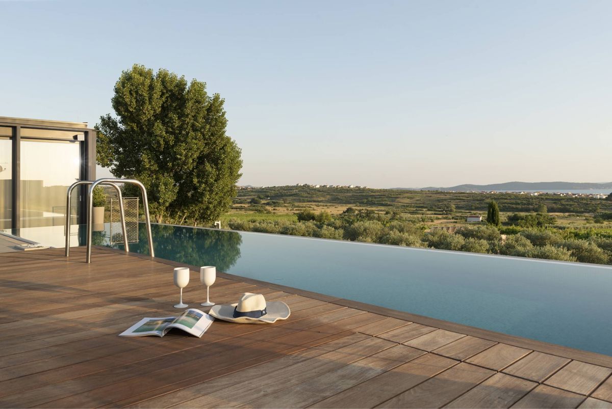 Villa contemporanea con vista panoramica sul mare