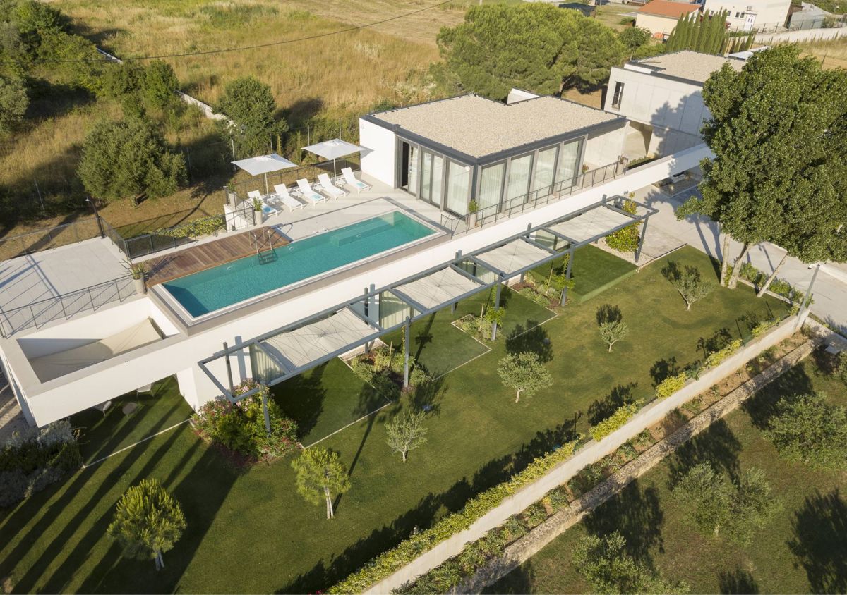 Villa contemporanea con vista panoramica sul mare