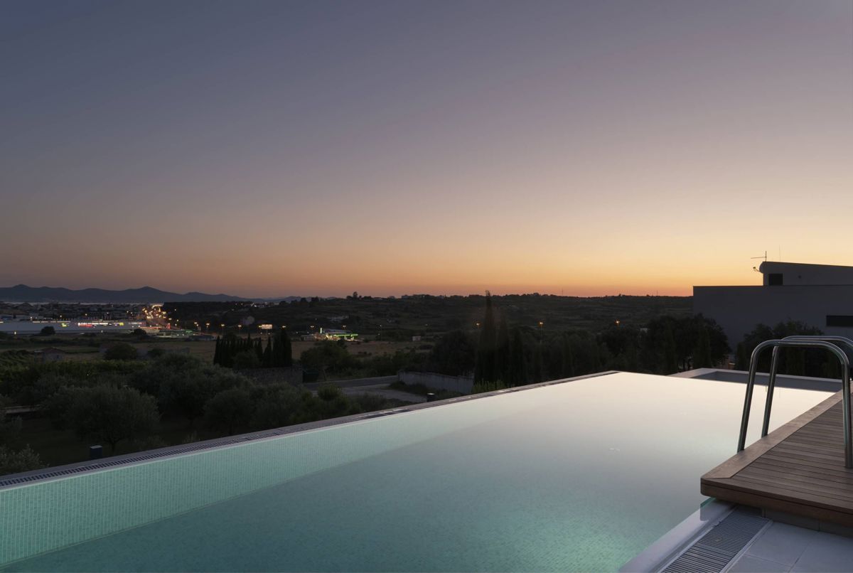 Villa contemporanea con vista panoramica sul mare