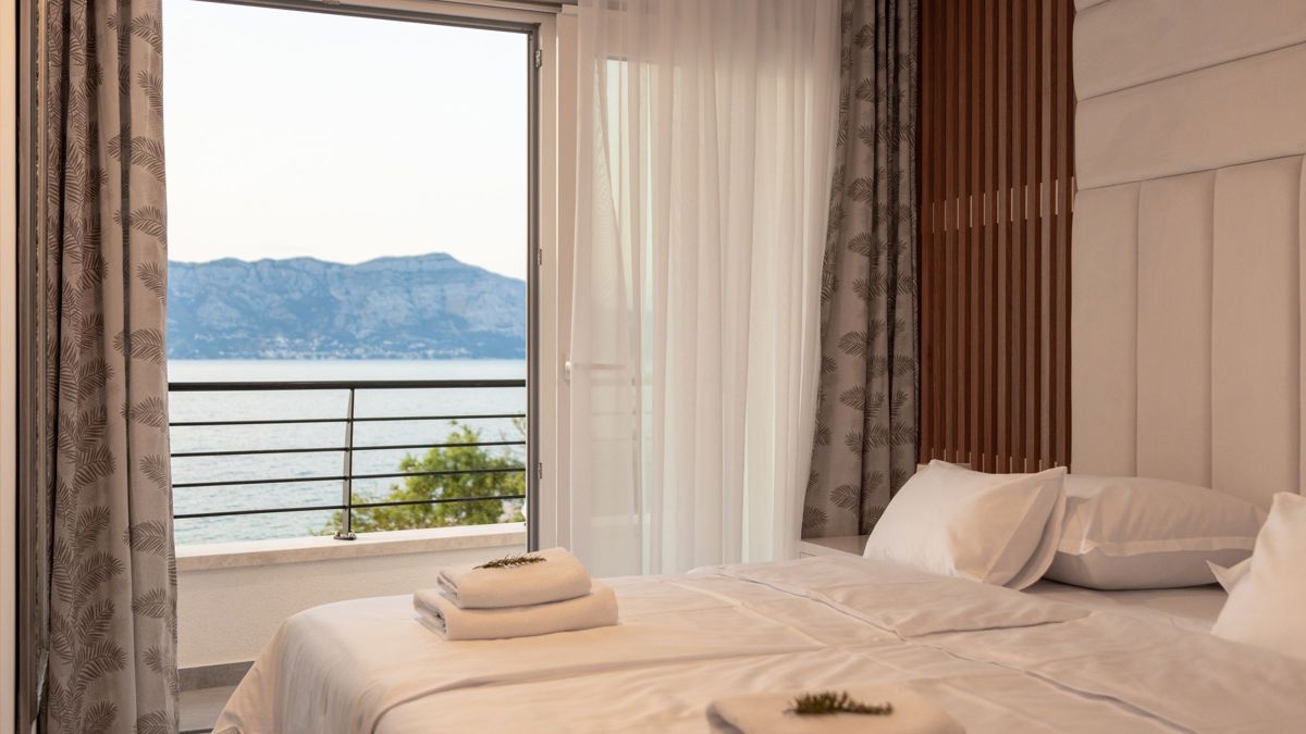 Lussuosa villa isolata in prima fila sul mare