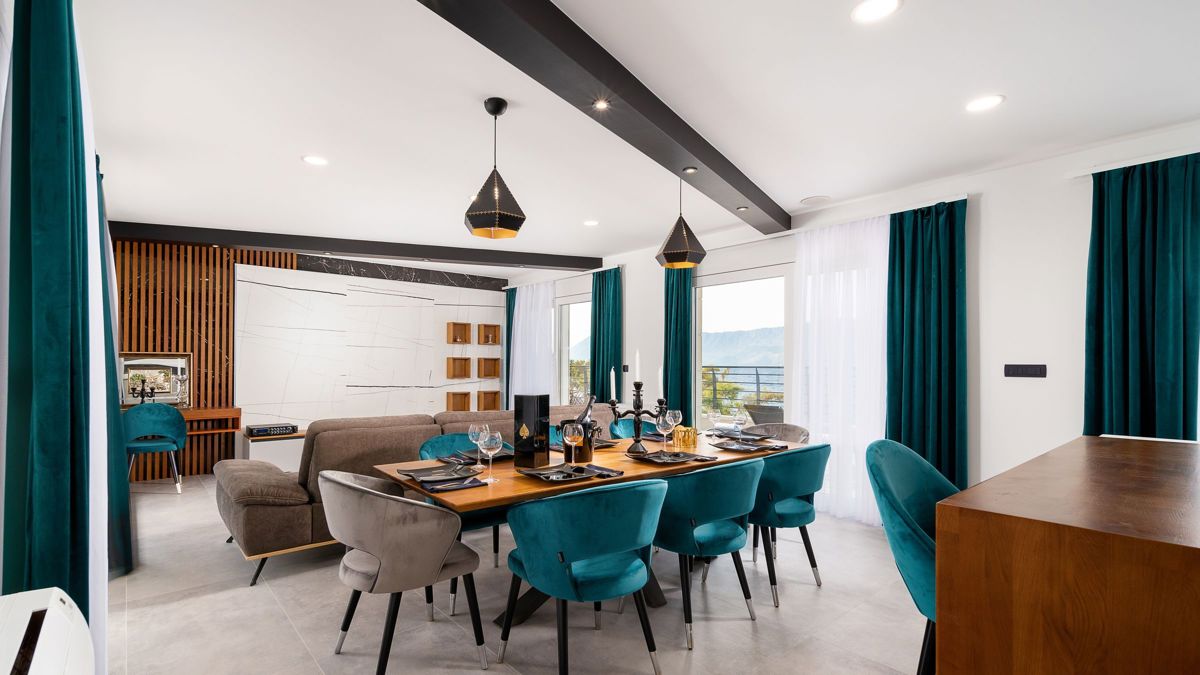 Lussuosa villa isolata in prima fila sul mare