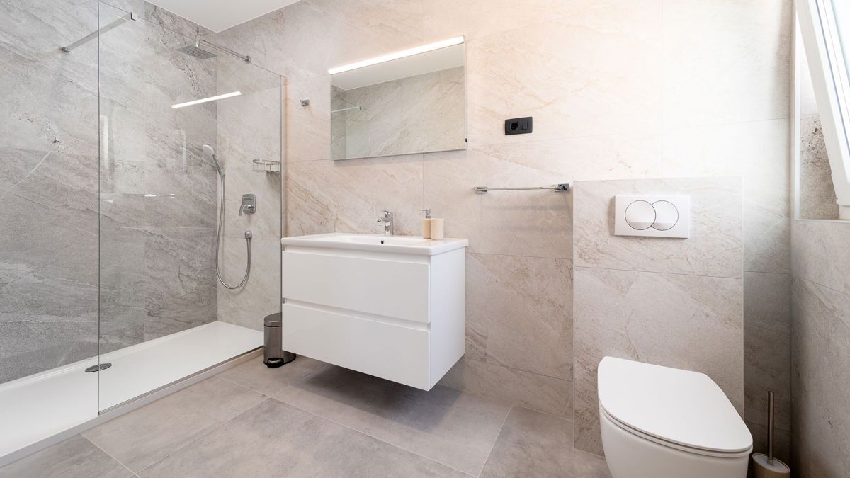 Lussuosa villa isolata in prima fila sul mare