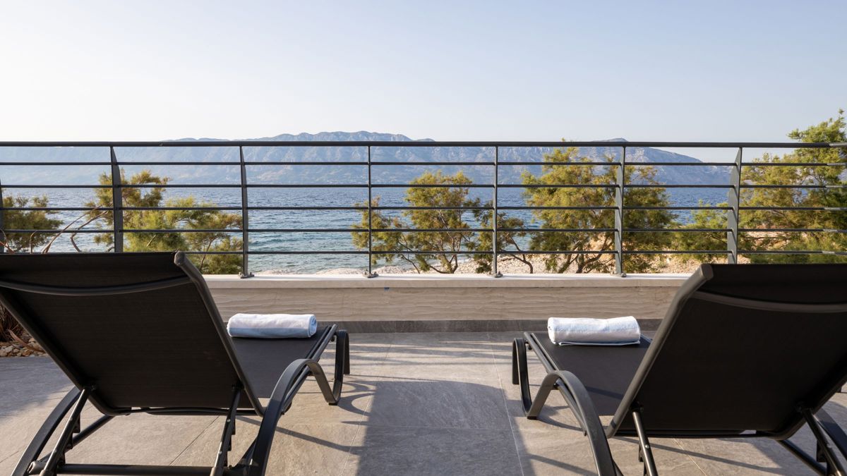 Lussuosa villa isolata in prima fila sul mare