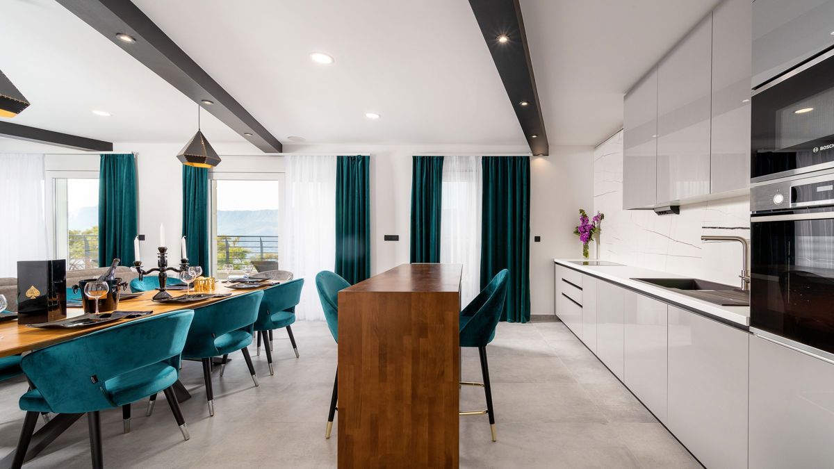 Lussuosa villa isolata in prima fila sul mare