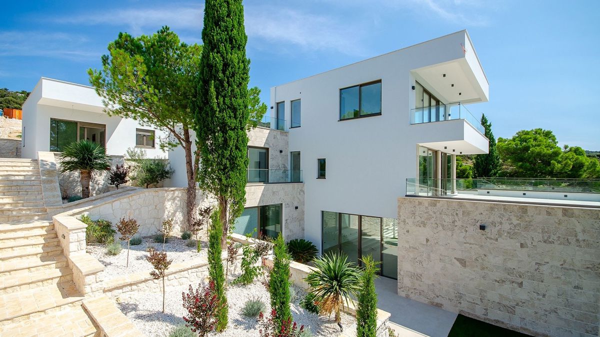 Esclusiva villa moderna prima fila al mare