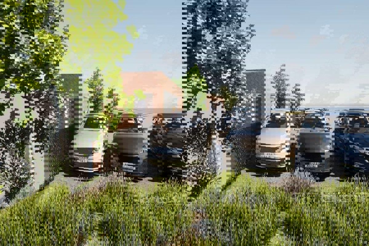 Interessante terreno edificabile con vista sulla baia