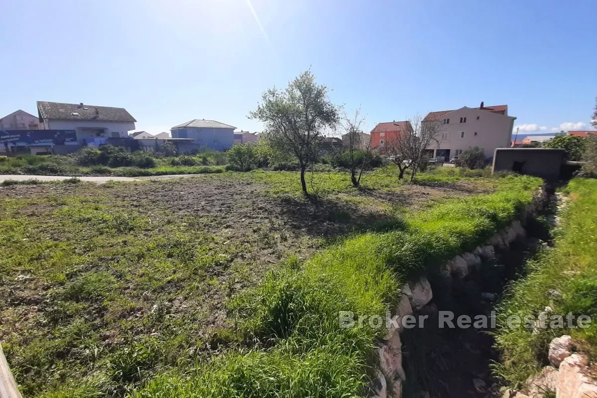 Terreno edificabile vicino alla strada principale