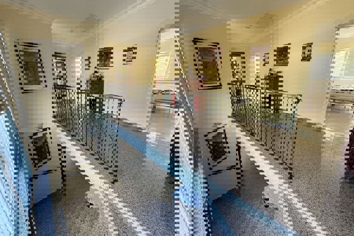 Bellissima villa in prima fila sul mare