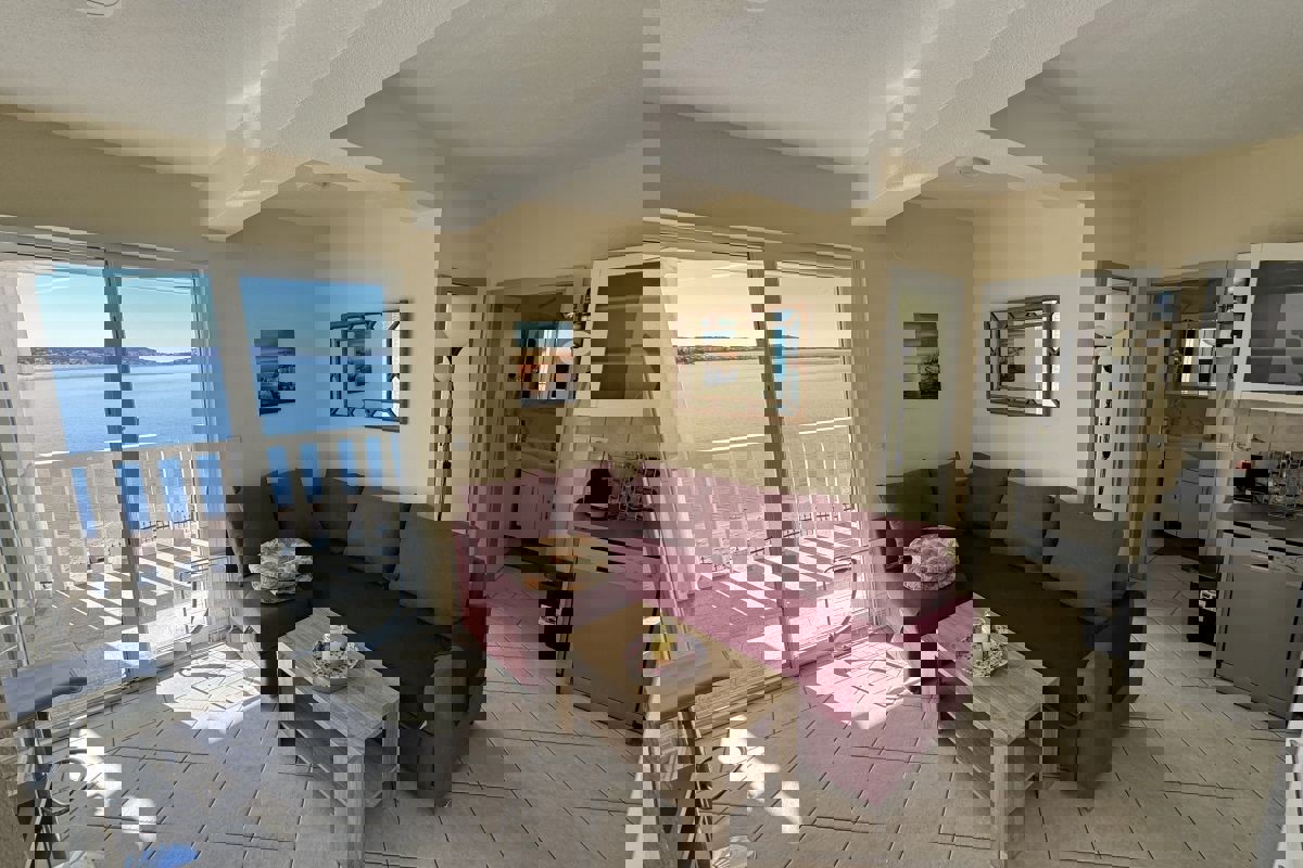 Bellissima villa in prima fila sul mare