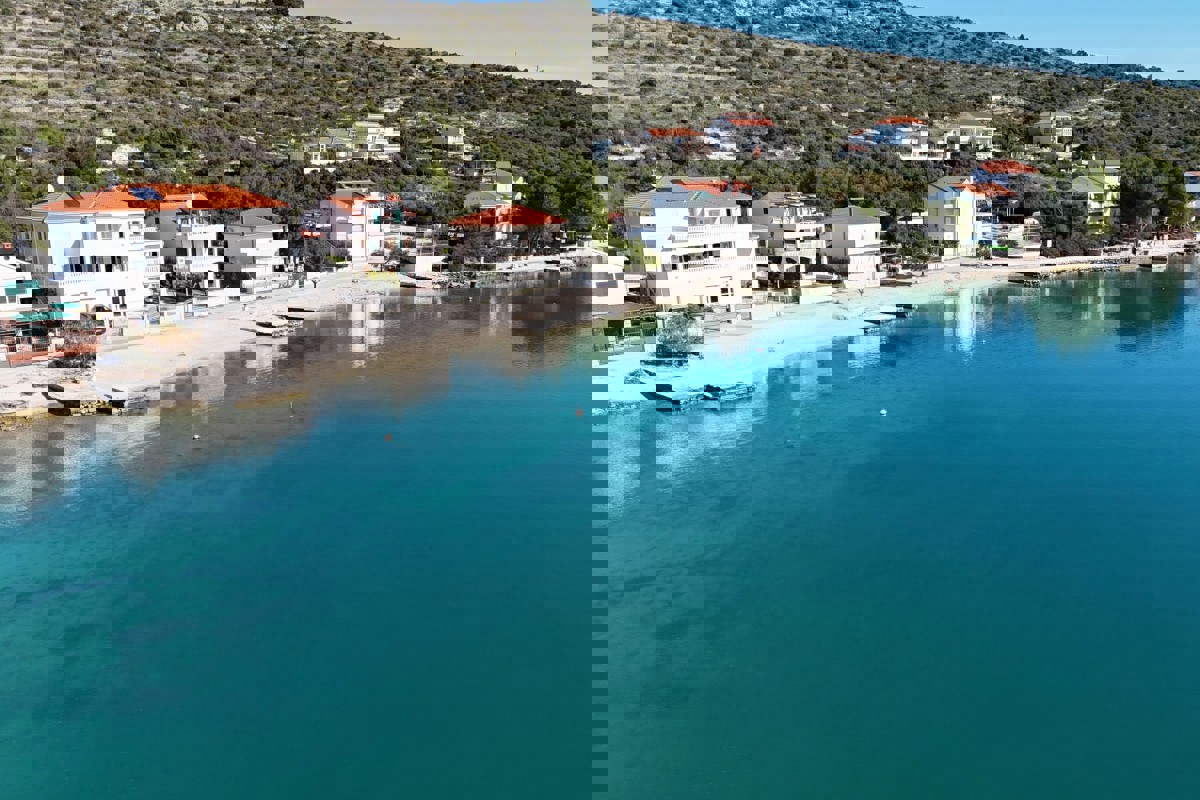 Bellissima villa in prima fila sul mare