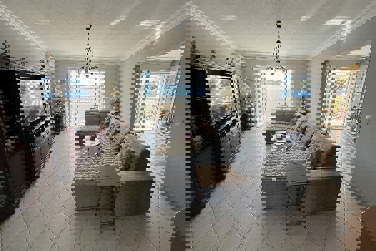 Bellissima villa in prima fila sul mare