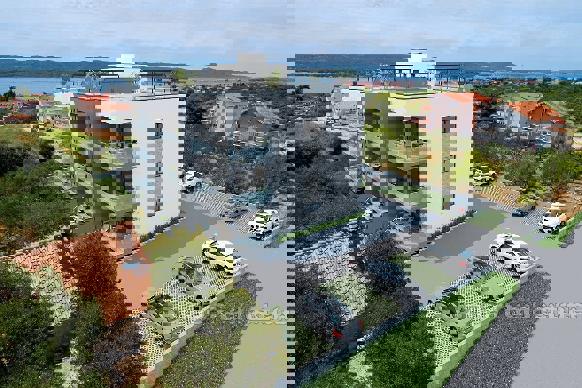 Attico con terrazza panoramica e vista mare