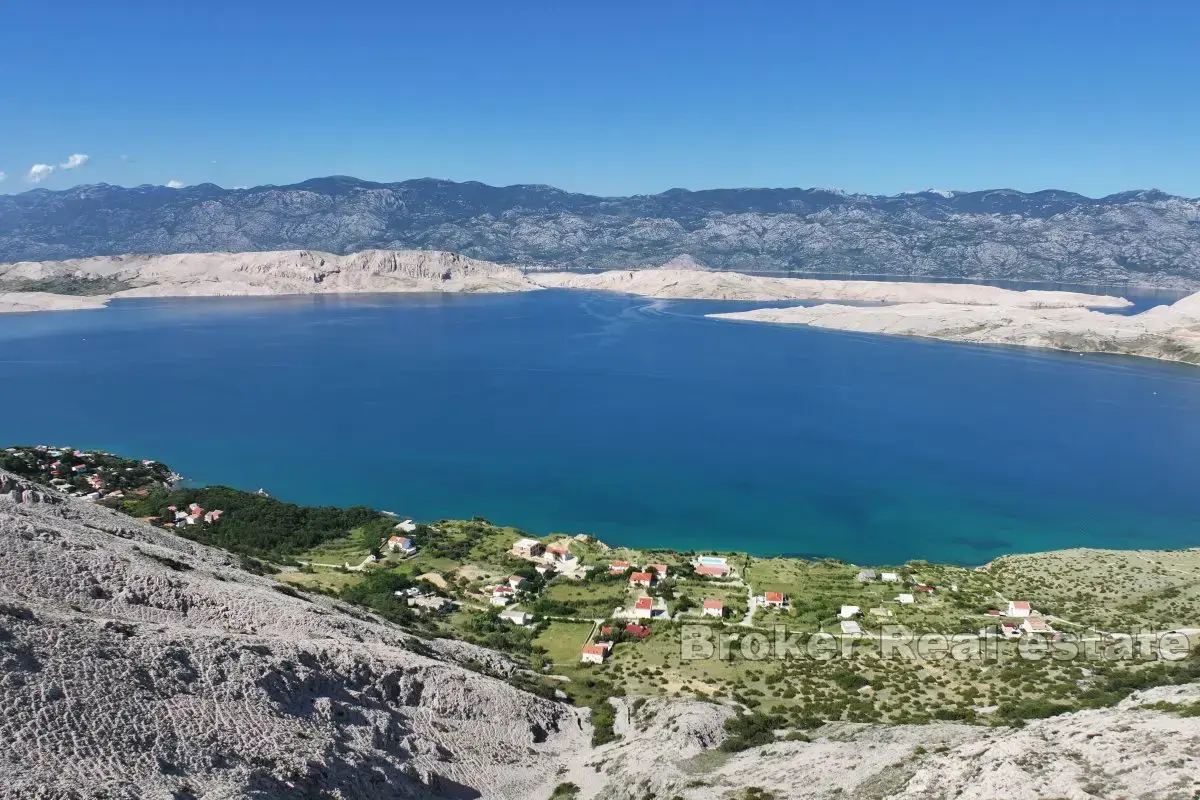 Appartamenti moderni in un nuovo edificio con piscina e vista sul mare