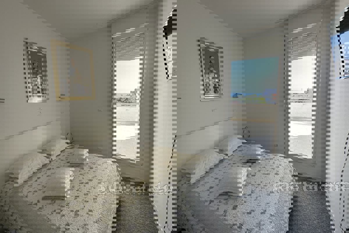 Grazioso attico con ampia terrazza e jacuzzi
