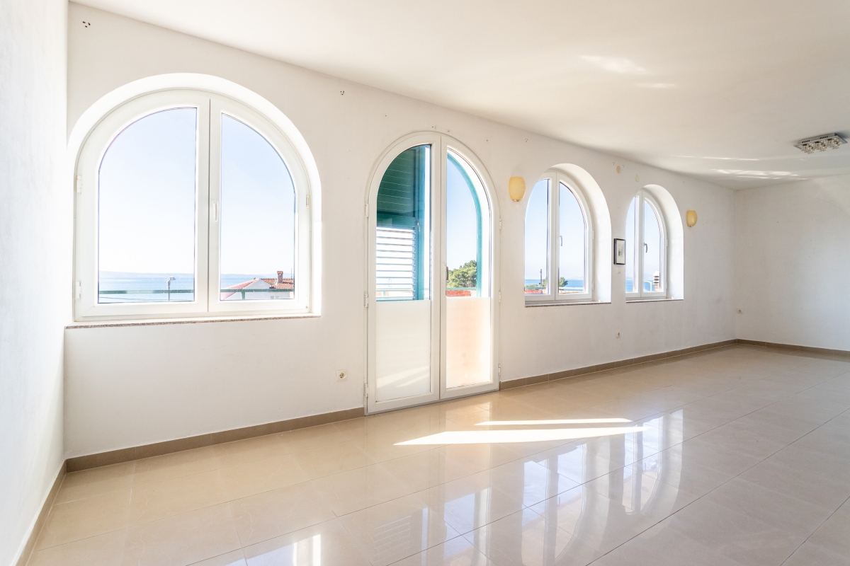 Casa con appartamenti vicino al mare