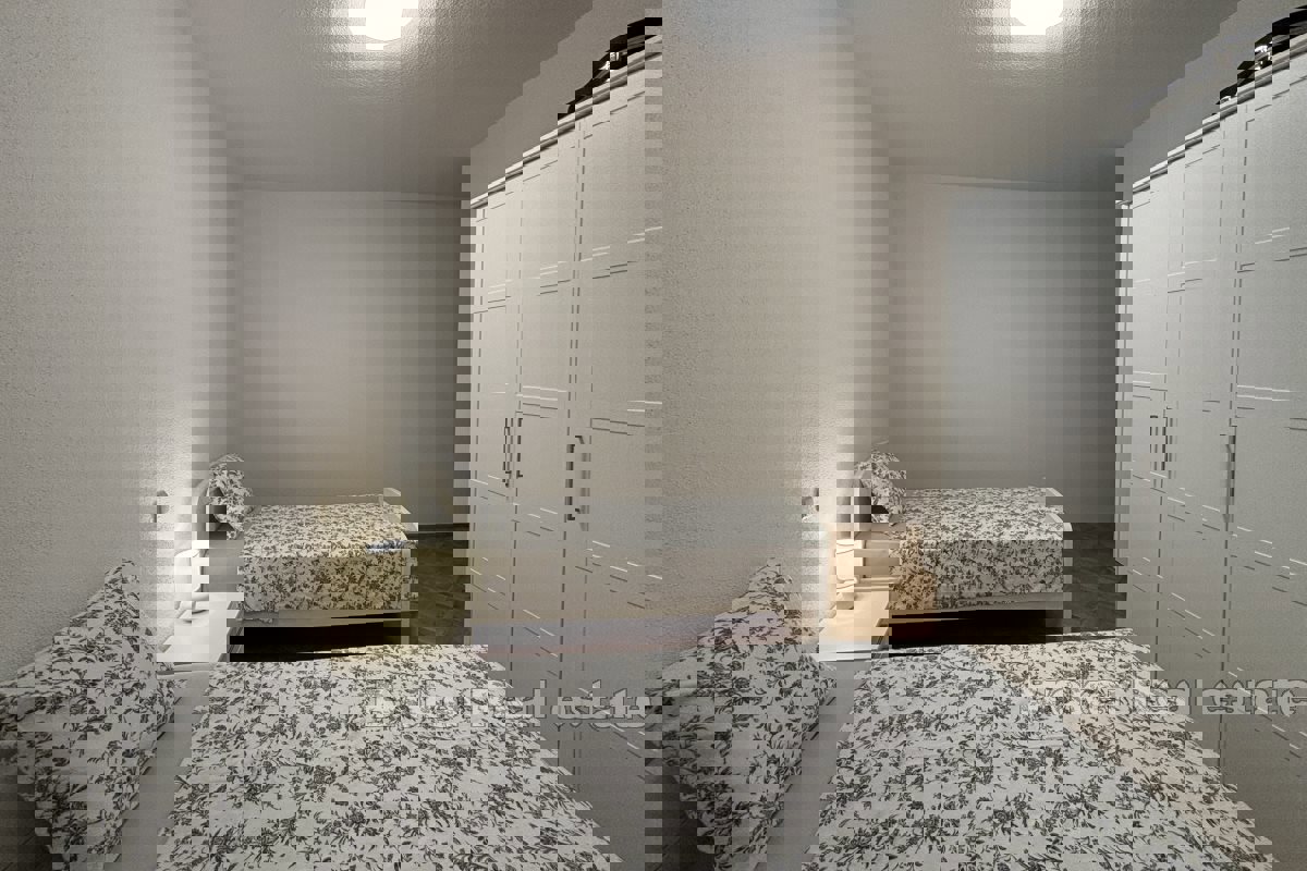 Comodo appartamento con tre camere da letto in posizione tranquilla
