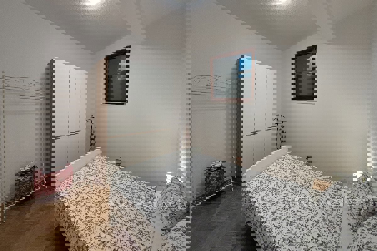 Comodo appartamento con tre camere da letto in posizione tranquilla