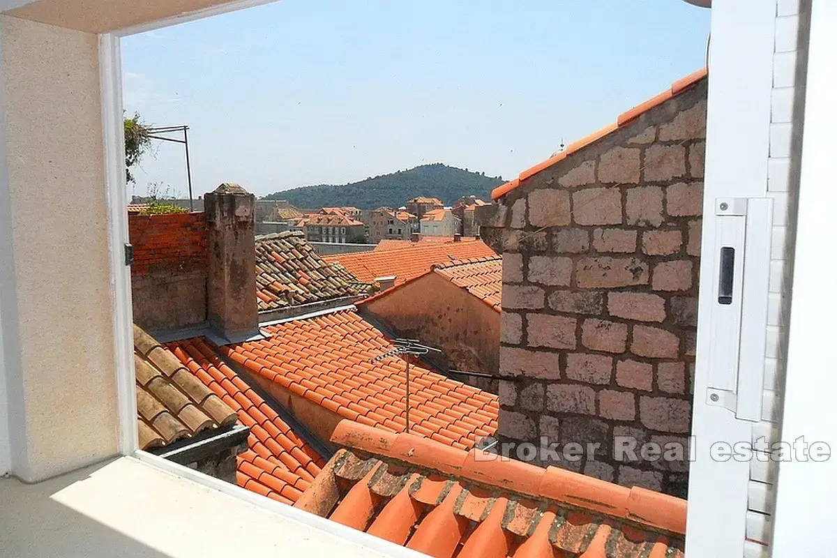 Casa esclusiva con quattro piani nelle immediate vicinanze del centro storico, Stradun