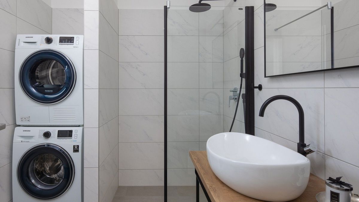 Villa familiare con ampio cortile e vista mare