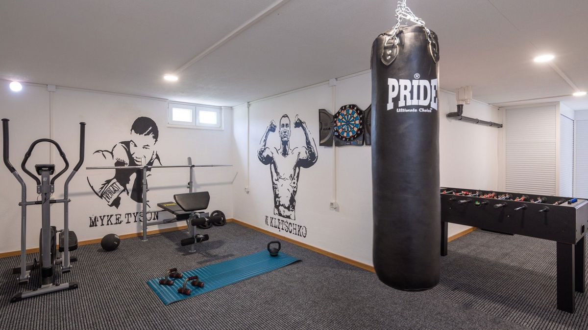 Villa familiare con ampio cortile e vista mare